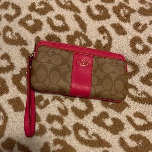 Coach wristlet wallet